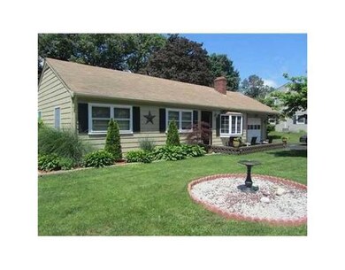 215 Richmond Dr, Warwick, RI 02888 - photo 4