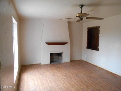 Living Room wtih Fireplace