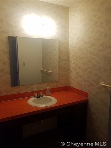 3303 Myers Ct, Cheyenne, WY 82001 - photo 6