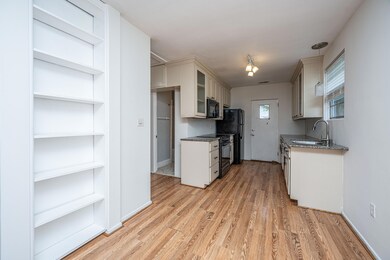 1530PattersonAve011