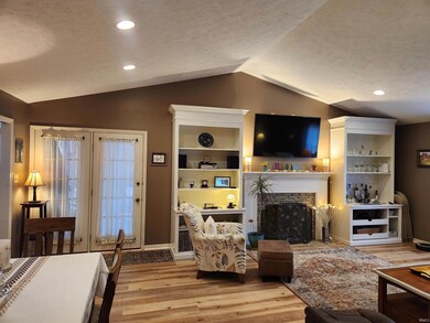 2270 E Cape Cod Dr, Bloomington, IN 47401 - photo 4