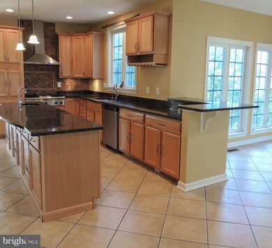 14206 Crumlin Ct, Laurel, MD 20707 - photo 4