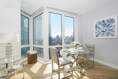 43-25 Hunter St unit 4312W, Queens, NY 11101 - photo 5