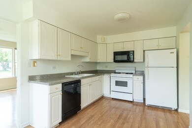 2196 Scott Rd, Northbrook, IL 60062 - photo 2