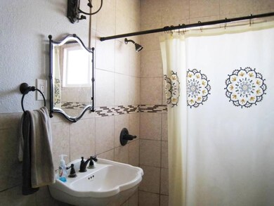 7502 Matamoros Dr, El Paso, TX 79915 - photo 5