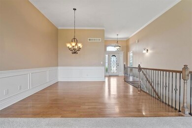 1514 Ventnor Ln, Raymore, MO 64083 - photo 3