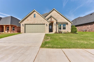 3405 Slate River Dr, Yukon, OK 73099 - photo 2