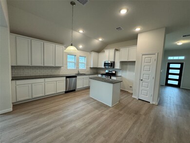 200 Eagleville Dr, Alvin, TX 77511 - photo 3