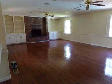 26 N Macarthur Dr, Camilla, GA 31730 - photo 7