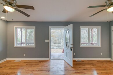 1900 Hurricane Loop, Tennessee Ridge, TN 37178 - photo 5