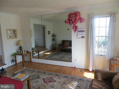 2203 Halter Ln, Reston, VA 20191 - photo 2