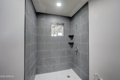 2010 N 38th Dr-6