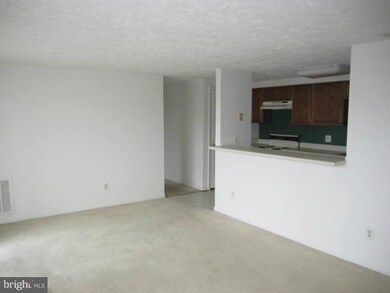 17050 Capri Ln unit 201, Dumfries, VA 22026 - photo 7