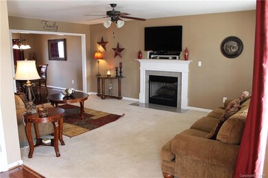 1009 Ayrshire Ln, Dallas, NC 28034 - photo 5