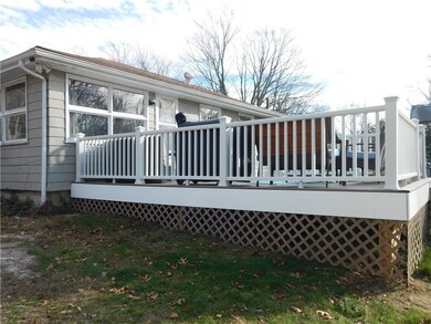 Good sized deck, maintenance free composite deck m