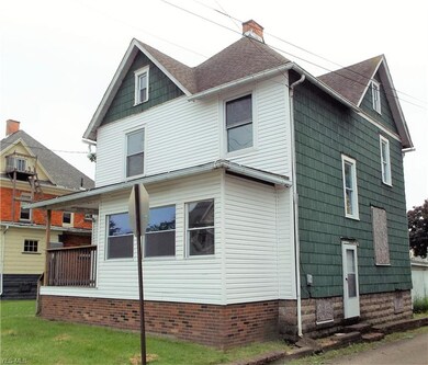 LARGE HOME - (4) BEDROOMS