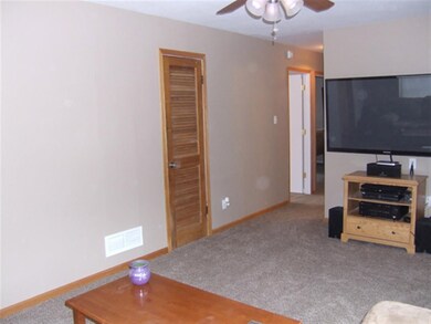 2103 W 69th St, Davenport, IA 52806 - photo 5