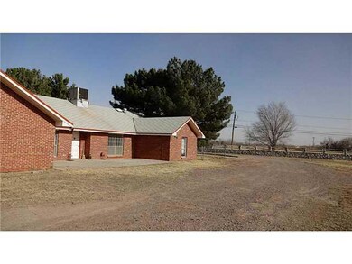 11564 N Loop Dr, Socorro, TX 79927 - photo 2