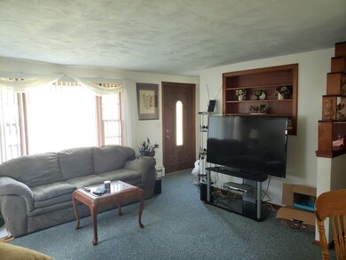 28 Orchardview St, West Springfield, MA 01089 - photo 6