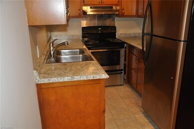 1608 W Northwest Blvd unit G, Winston Salem, NC 27104 - photo 3