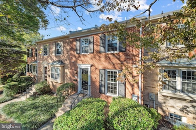 10276 Arizona Cir, Bethesda, MD 20817 - photo 2