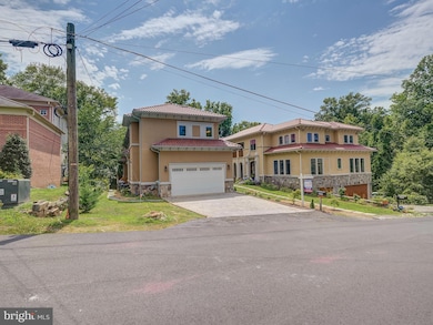 6947 Pine Crest Ave, McLean, VA 22101 - photo 7