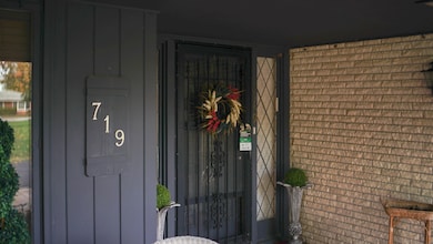 A1DE682F-1B64-4C24-9140-7235110A6B42 2