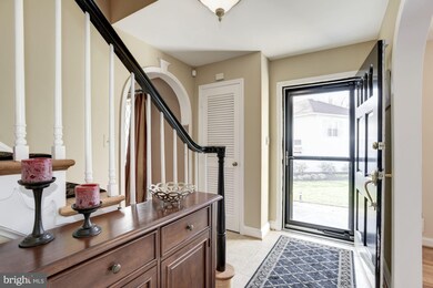 610 W Taylor Run Pkwy, Alexandria, VA 22314 - photo 2