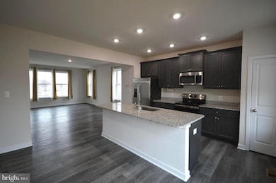 44 Marineris Cir, Martinsburg, WV 25405 - photo 4