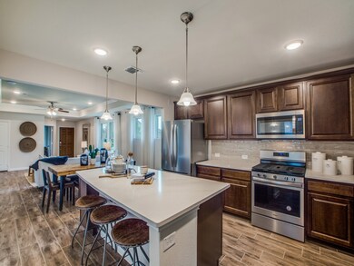 414 Thistle Thorn Dr, the Woodlands, TX 77382 - photo 4