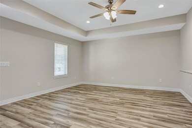 1001 N Barrett Ave, Denison, TX 75020 - photo 6