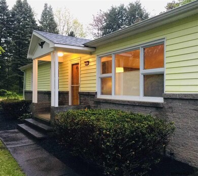 15 Phillip St, Troy, NY 12180 - photo 3