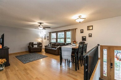 2534 29th St SW, Cedar Rapids, IA 52404 - photo 2