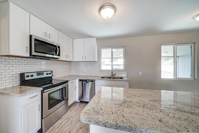 1425 E Neilson Ave-7