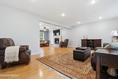 8 Fowler Ct, Red Bank, NJ 07701 - photo 4