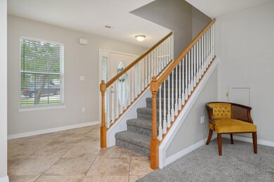 6-web-or-mls-127 Conquest Ave-04