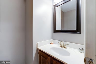 7707 Gromwell Ct, Springfield, VA 22152 - photo 6