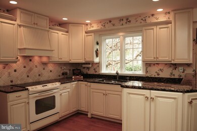 5003 Inglenook Dr, Fairfax, VA 22030 - photo 6