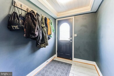 8110 Highpoint Rd, Clearwater Beach, MD 21226 - photo 2