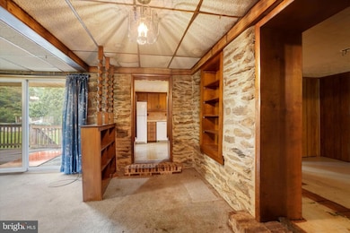 9448 E Springfield Rd, Seven Valleys, PA 17360 - photo 7