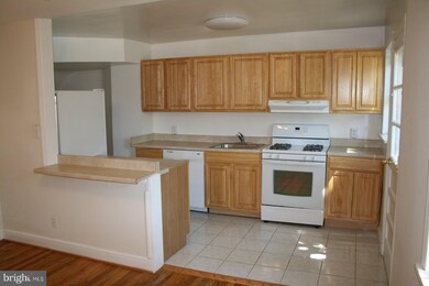 8545 Willow Oak Rd, Parkville, MD 21234 - photo 3