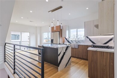 1915 S Palm Grove Ave, Los Angeles, CA 90016 - photo 3