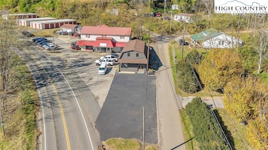 716 N Jefferson Ave, West Jefferson, NC 28694 - photo 3