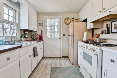 45 Pine Hill Ave, Nashua, NH 03064 - photo 2