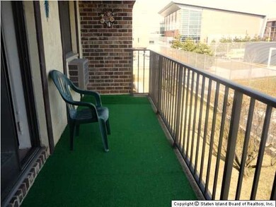 140 Devon Loop unit 10, Staten Island, NY 10314 - photo 6