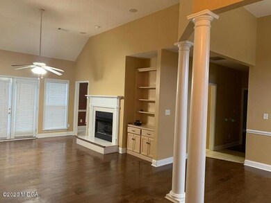112SaraKaygreatroom