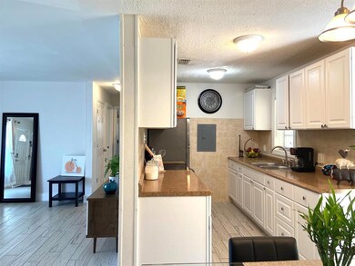 2116 Longwood Rd, West Palm Beach, FL 33409 - photo 4