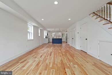 919 46th St NE, Washington, DC 20019 - photo 5