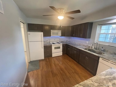 30975 Pointe of Woods Dr unit 4, Farmington Hills, MI 48334 - photo 6