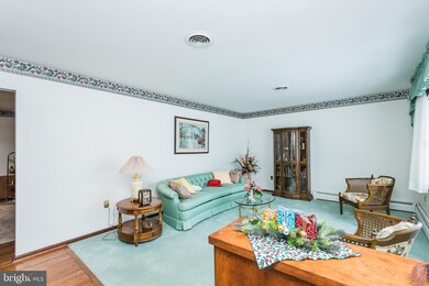 974 E Pine St, Palmyra, PA 17078 - photo 3